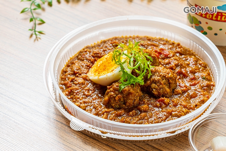 手工揉製豬肉丸肉醬咖哩 