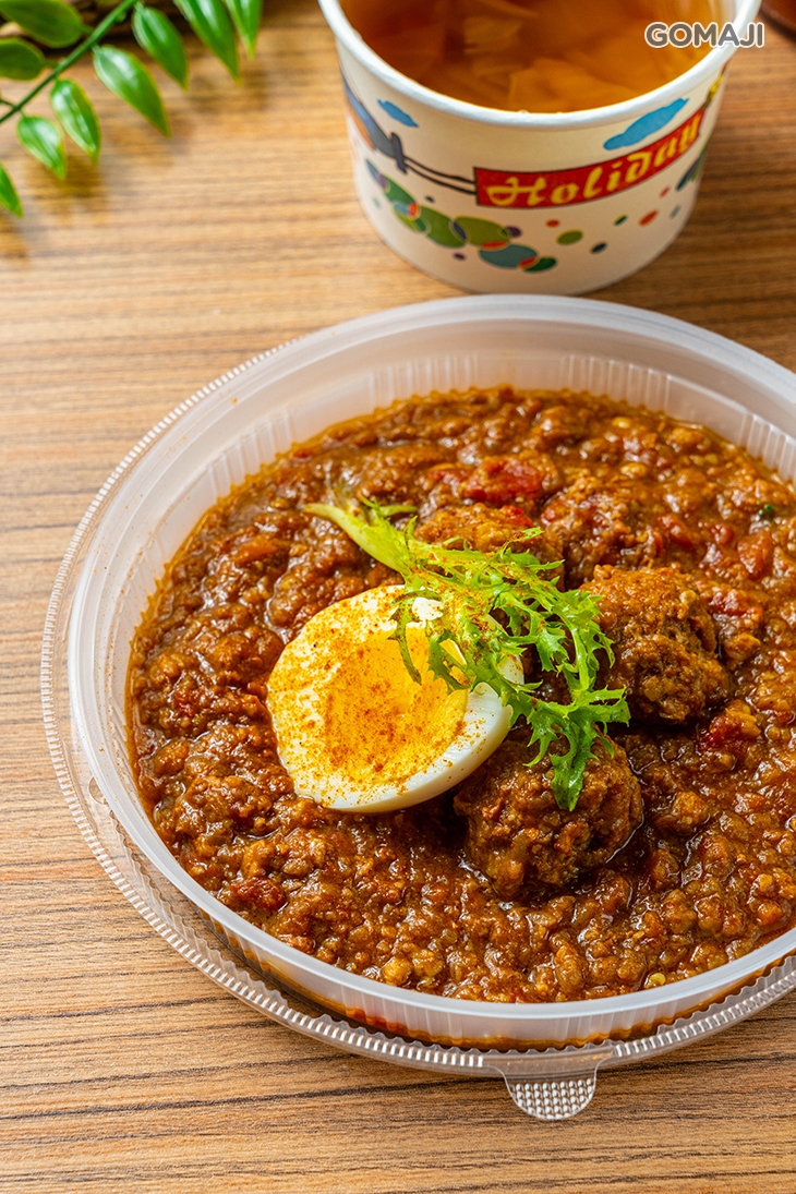 手工揉製豬肉丸肉醬咖哩 