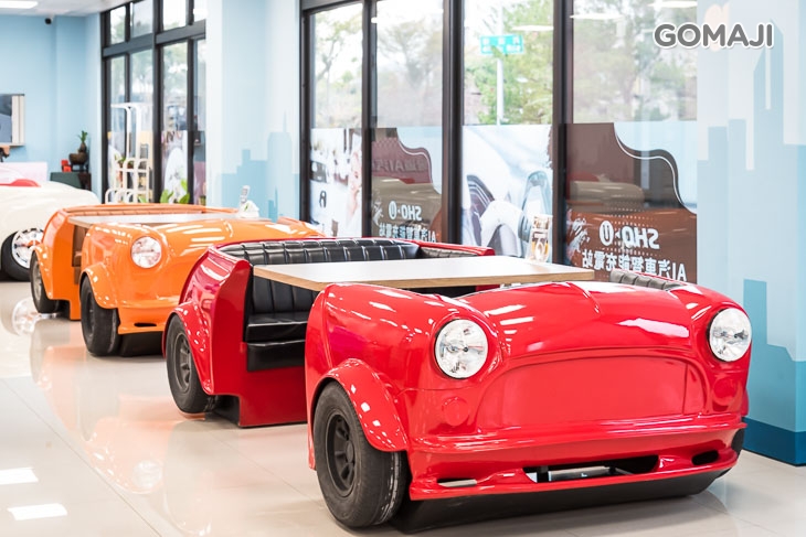 彎道AI汽車主題餐廳