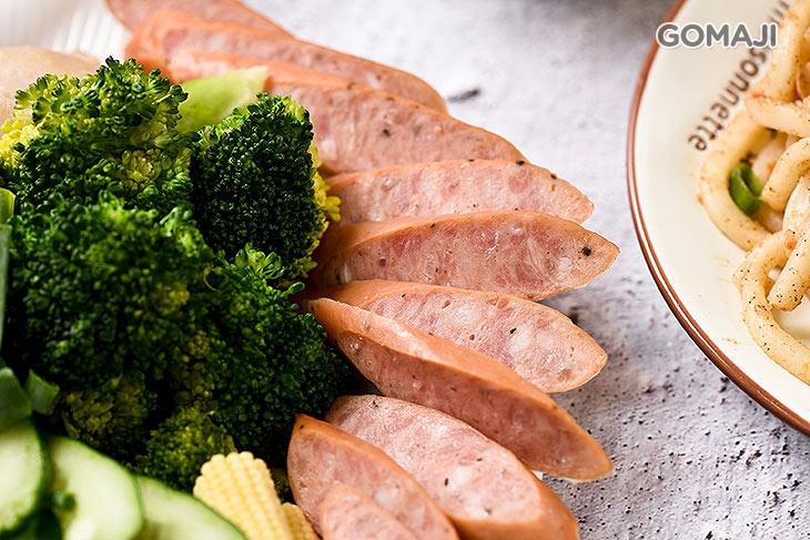 1號餐(半隻+5樣配菜)