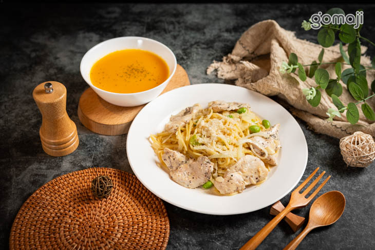 起司奶香雞肉義大利麵