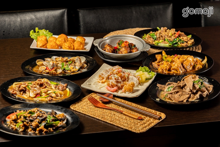 週一至週四全天及週五午餐單人熱炒吃到飽