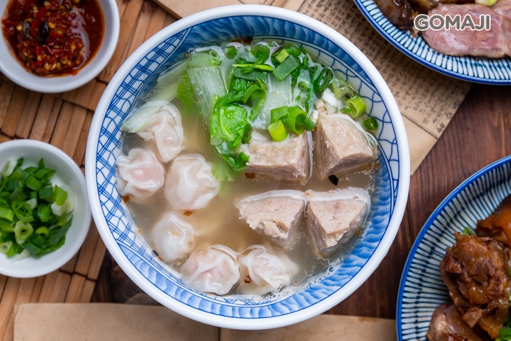 餛飩貢丸湯