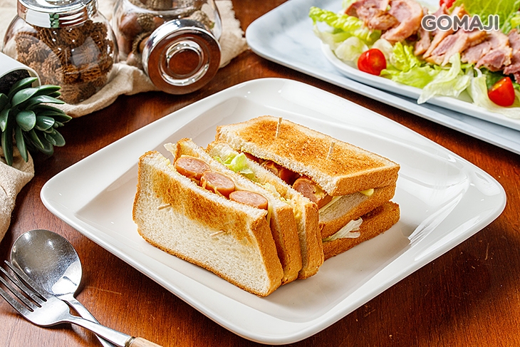 微笑法式黃芥末醬吐司:德式脆腸