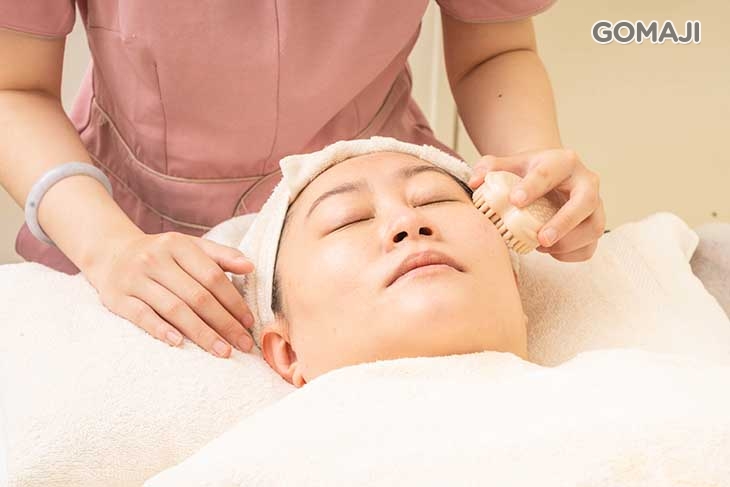 抗齡緊緻小臉心型刷