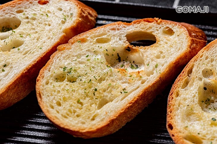 微醺雞肝醬麵包