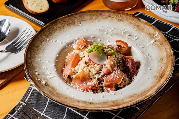 帕瑪火腿牛肝蕈菇燉飯