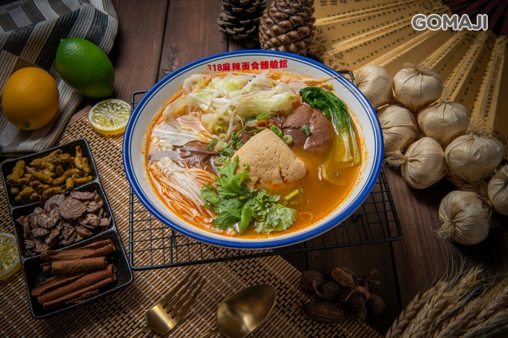 麻辣三寶麵(拉麵) 