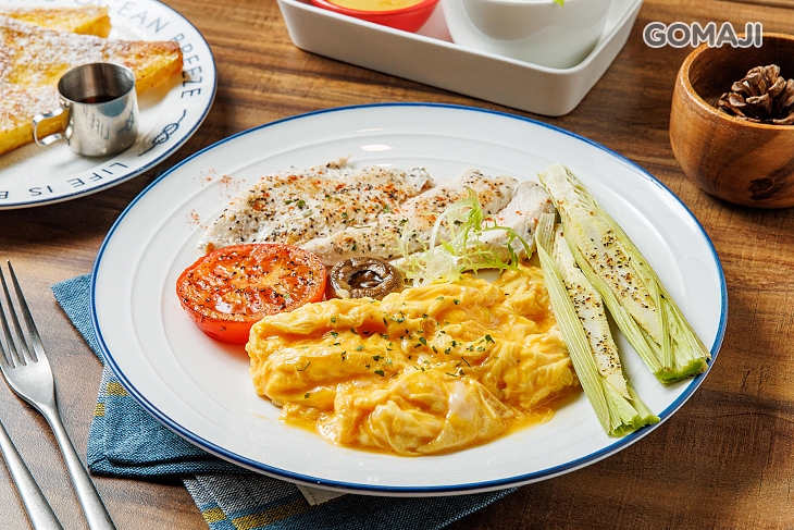 茉布里香煎嫩雞烤時蔬早午餐