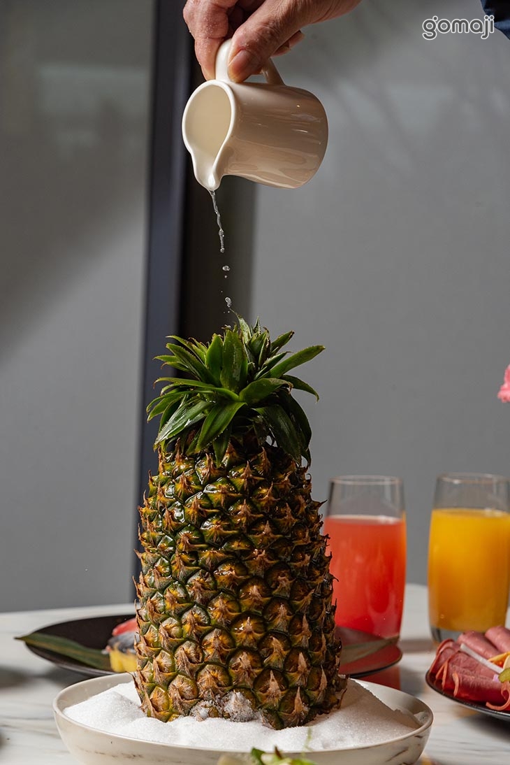 火焰鳳梨黑松露炒飯