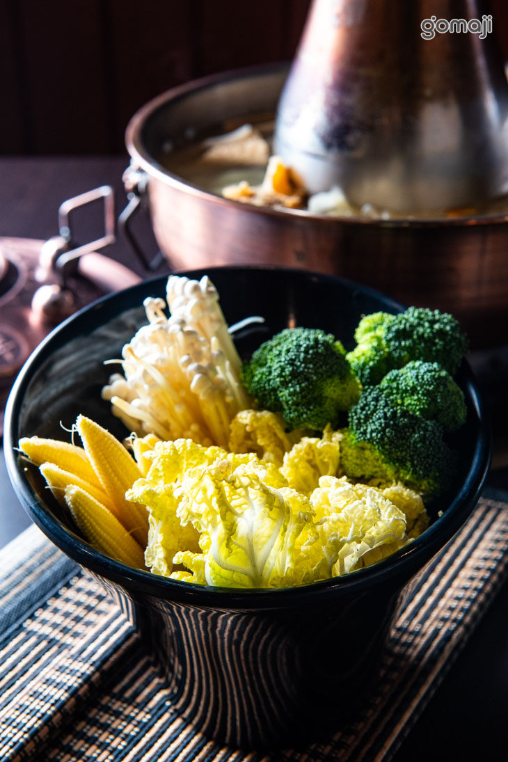 酸菜白肉鍋+菜盤.