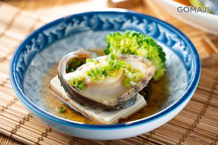 蔥油蒸鮮鮑一份