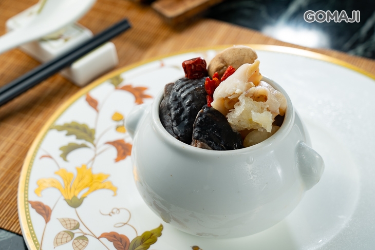 花膠螺片燉雞盅