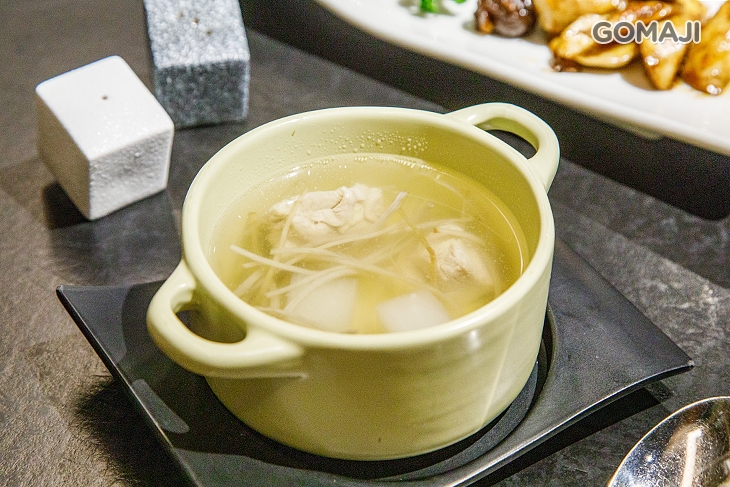 和風牛蒡燉雞湯 