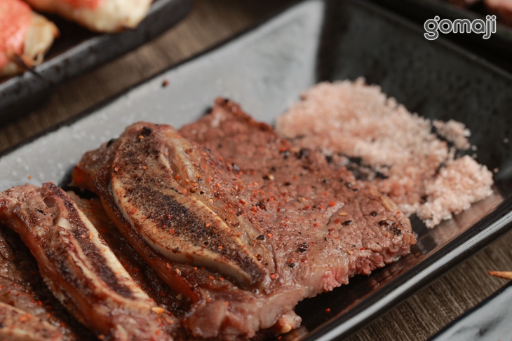 鹽烤帶骨牛小排