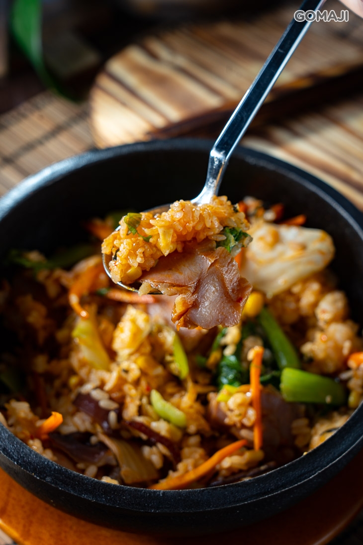 韓式辣醬炭烤腿肉鐵釜拌飯