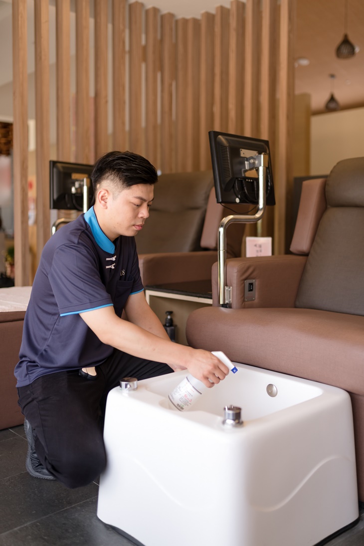 海鹽足浴10分(同時進行肩頸舒壓)