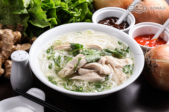 〈含生牛肉河粉/熟牛肉河粉/番茄猪肉米粉/鸡肉米/河粉/萝卜茄汁牛腩