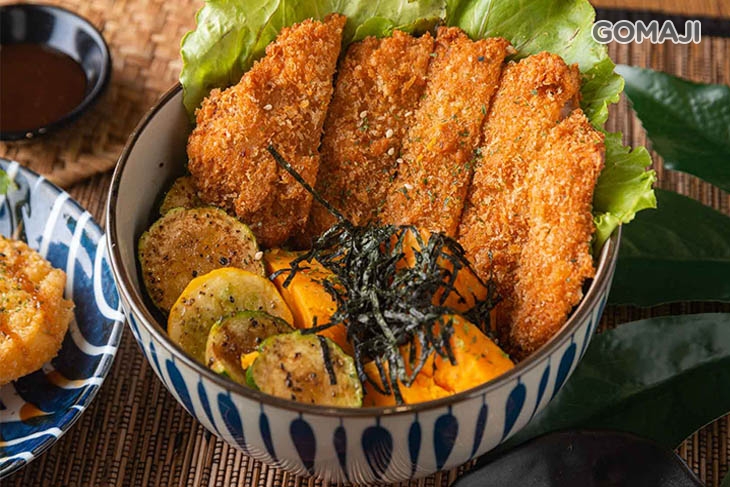日式豬排丼 + 日式可樂餅一份