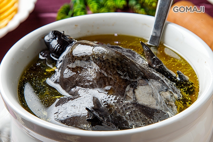 蟲草蕈菇砂鍋雞一鍋 