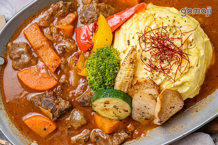 紅酒燉牛肉歐姆蛋包飯