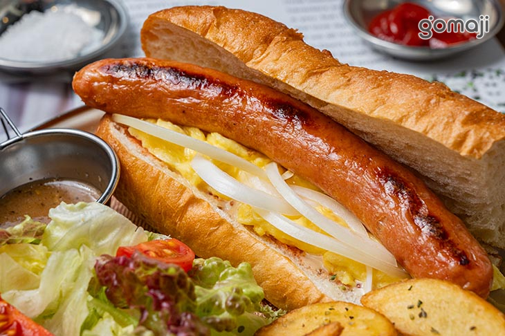 德式香腸潛艇堡