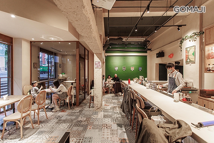 寓曰Cafe Bar Restaurant