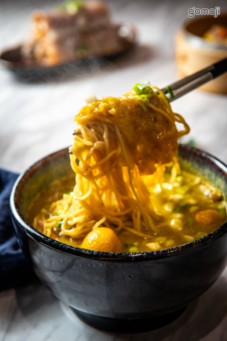 咖喱雜碎公仔麵