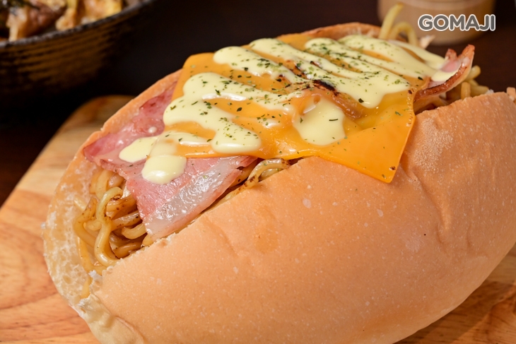 培根起司炒麵麵包