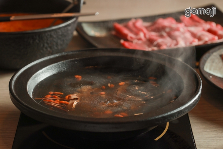 麻香燒酒烏骨雞鍋