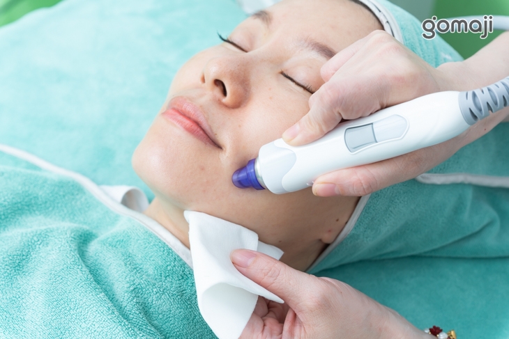 注入氫水清潔毛孔