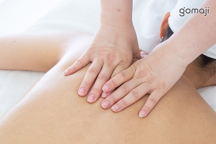 放鬆舒活精油按摩(肩+頸+背+腰+臀+腿)