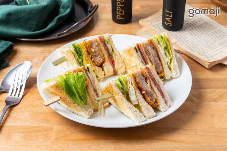 卡拉雞腿蛋總匯