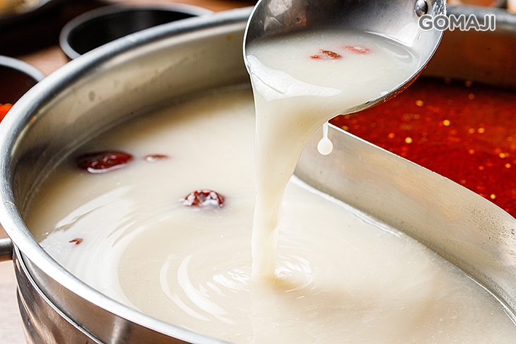 川味麻辣湯／藥膳豚骨湯