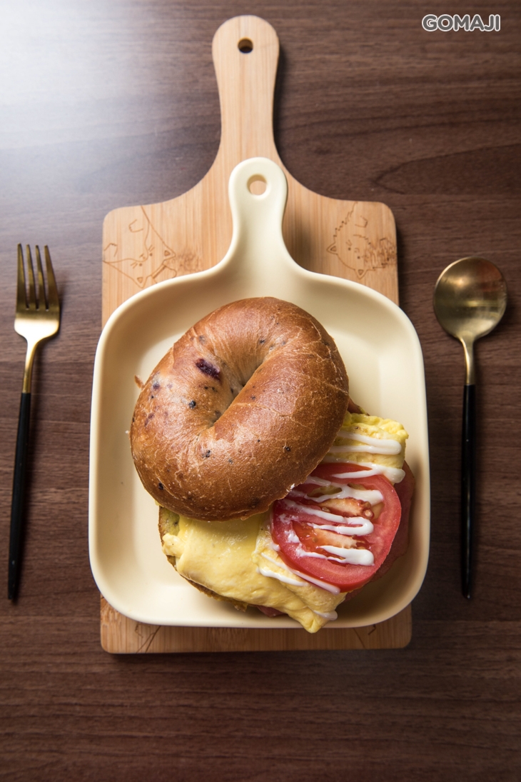 火腿蕃茄嫩蛋貝果