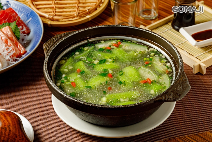 枸杞酒蒸絲瓜牛奶貝清湯