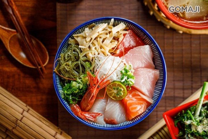 季節生魚丼