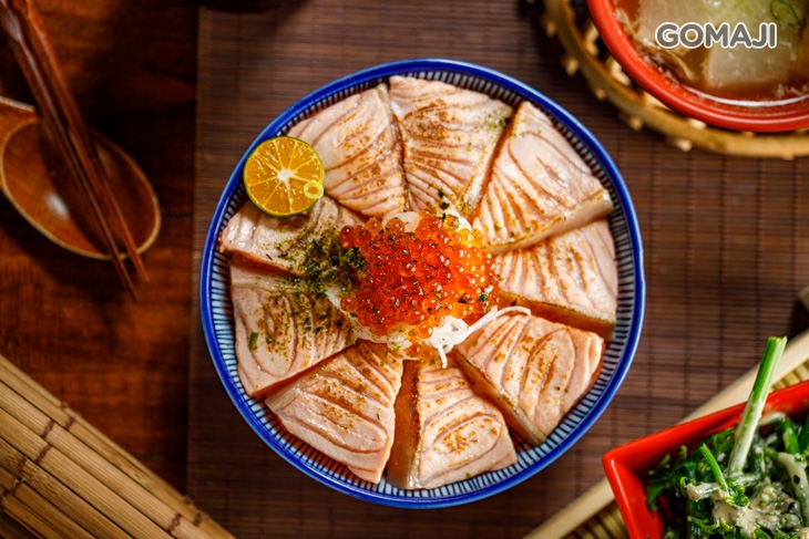 炙燒鮭魚親子