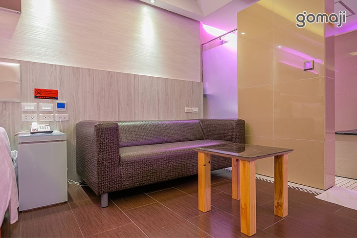 豪華雙人車庫房