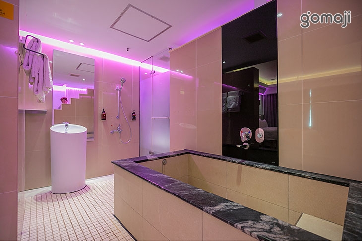 豪華雙人車庫房