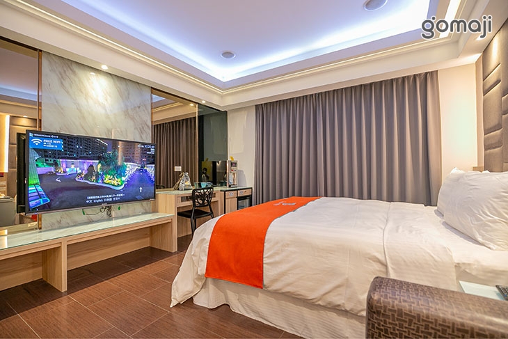 豪華雙人車庫房