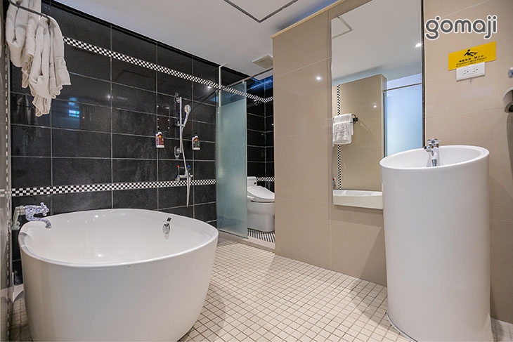 豪華雙人車庫房