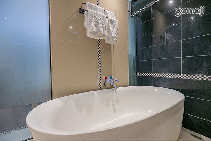 豪華雙人車庫房