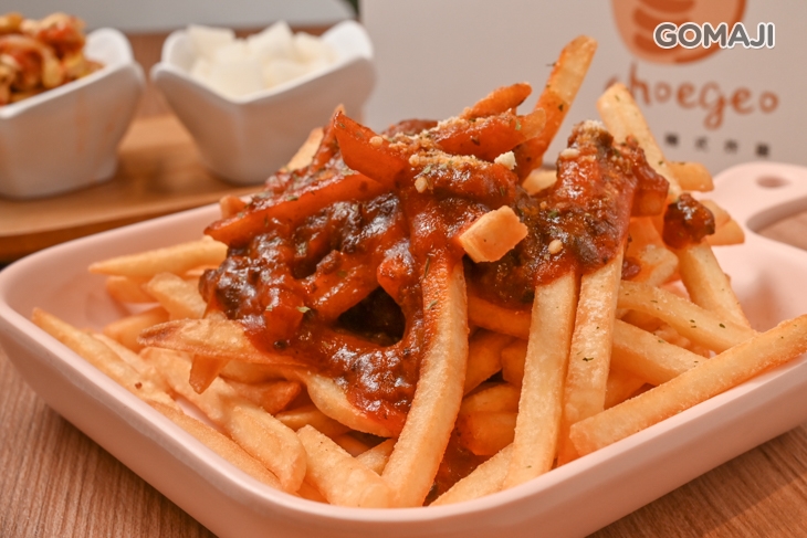  肉醬薯條