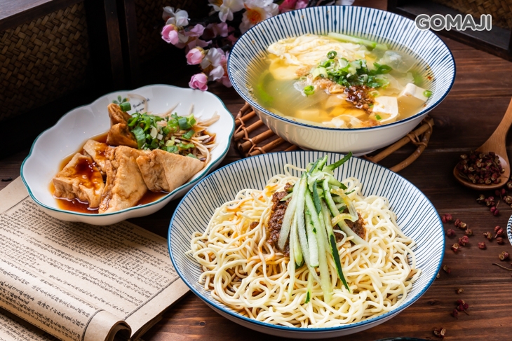 A.超值獨享套餐〈麻辣涼麵(小)/雙醬涼麵(小)/麻醬涼麵(大)/招牌魯肉菜飯 四選一 + 青菜豆腐蛋花湯/青菜貢丸蛋花湯 二選一 + 油豆腐/燙青菜 二選一〉