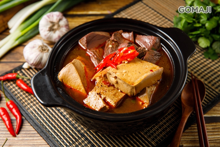 C.麻辣趴踢聚會組 〈麻辣鍋底一份(含鴨血四份(約36塊)+豆腐7塊) + 麻辣鍋底純湯包一包(約1000ml) + 辣油一包〉