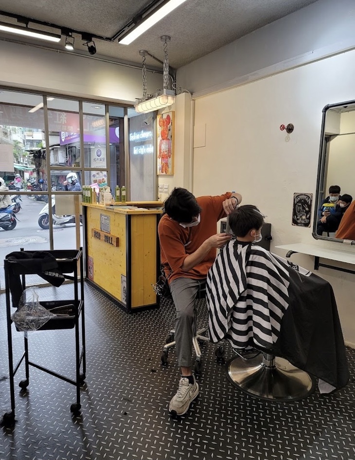 Red Bull salon(自立店)