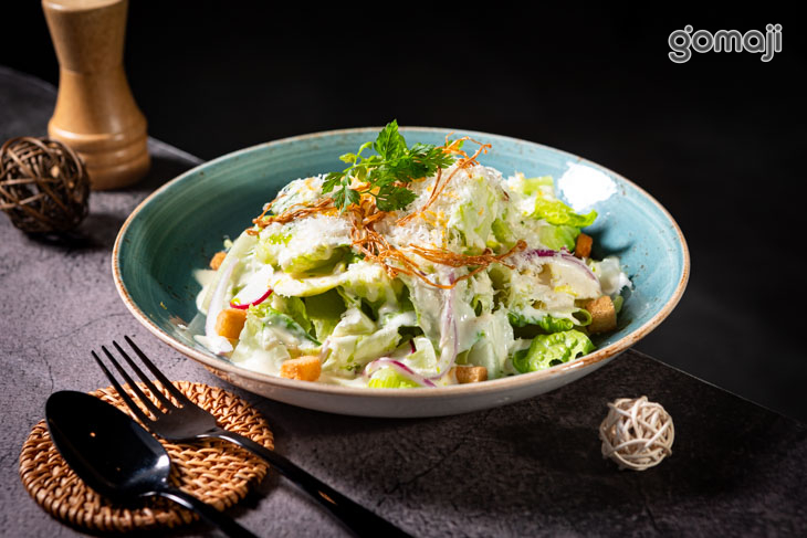 蘿蔓生菜+帕瑪森乾酪+脆麵包+凱薩醬