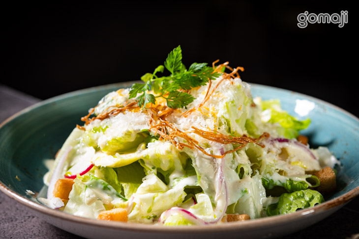 蘿蔓生菜+帕瑪森乾酪+脆麵包+凱薩醬