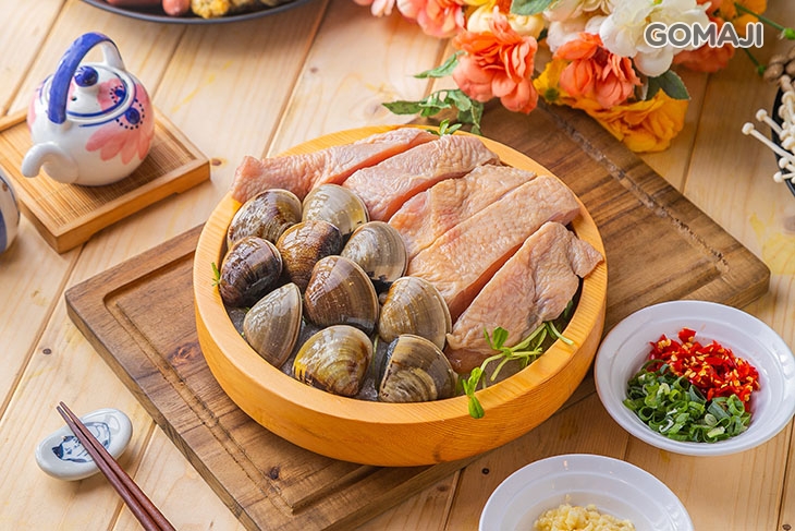 手切雞腿蛤蠣鍋